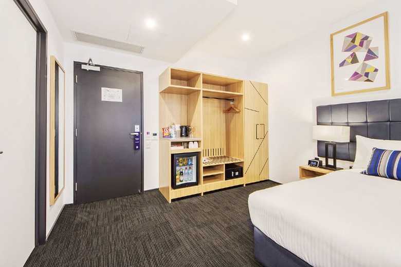 Alpha Hotel